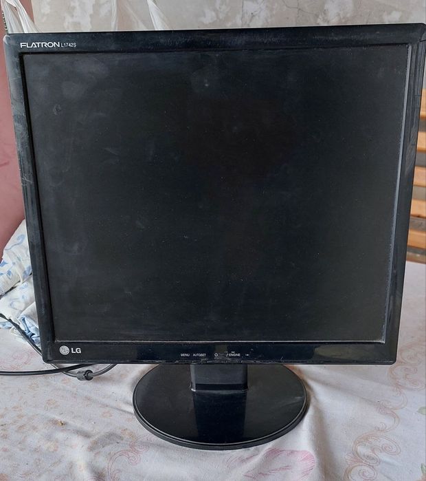 LG Монитор-Monitor LG