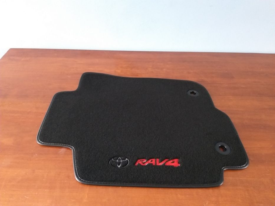 Covorase(presuri) auto din mocheta dedicate TOYOTA RAV 4