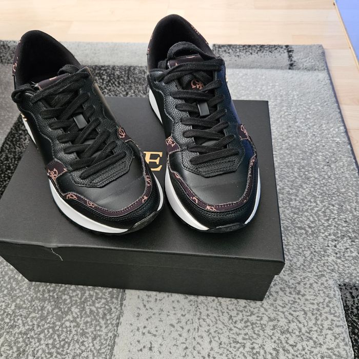 Сникърси Guess 39н.