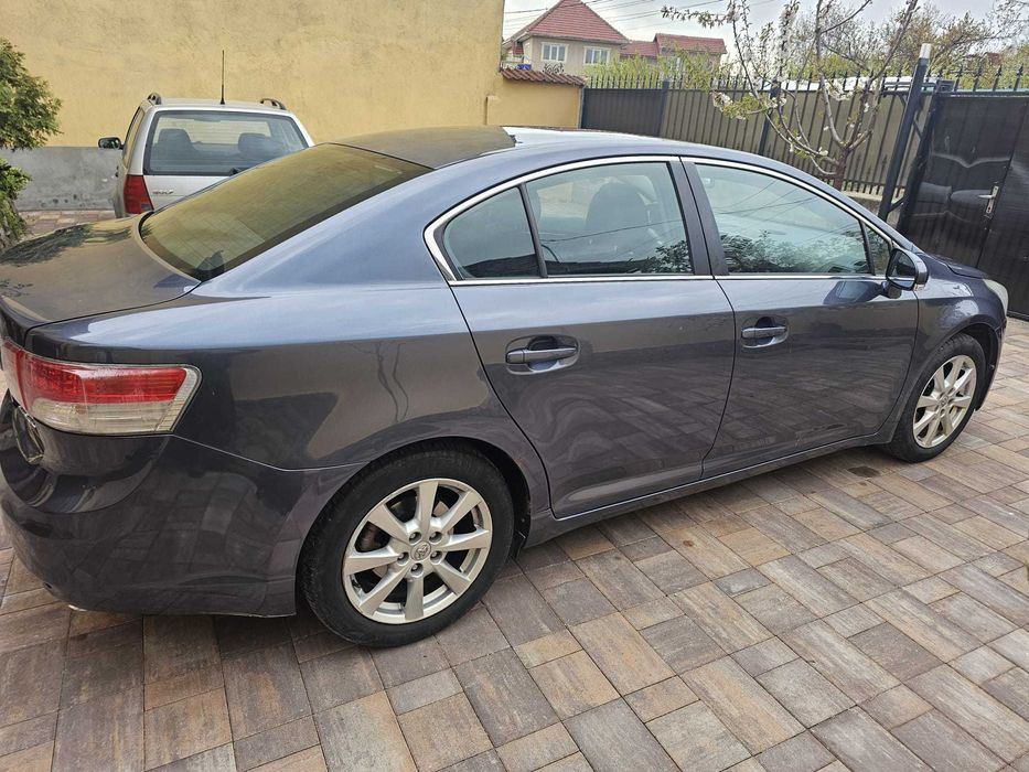 vand Toyota Avensis