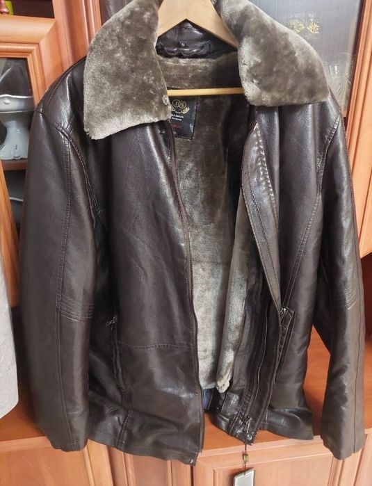 Мужская куртка 56 размера