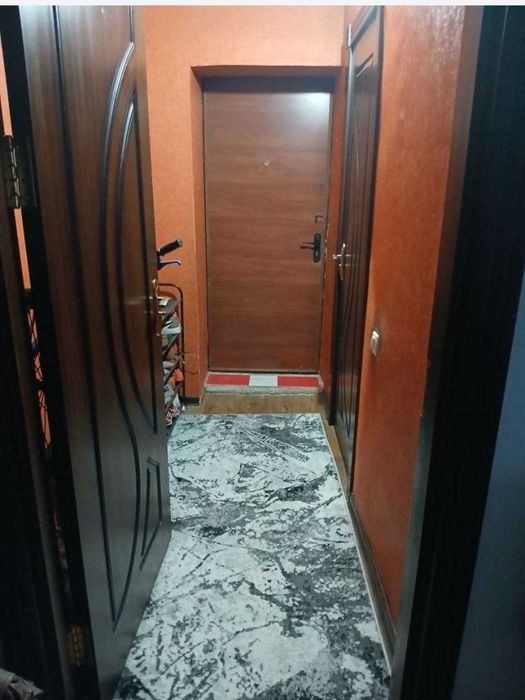 Продаётся  2х комнатная квартира  переделанная в 3х Новомосковская
