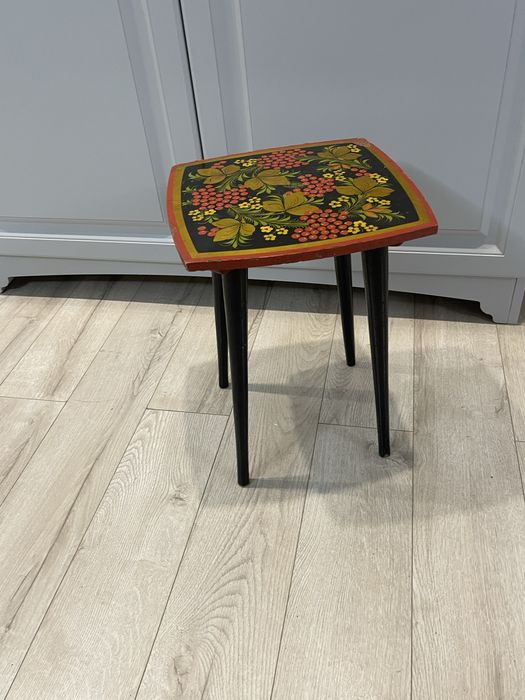 Табуретка СССР «Хохлома» звонить на алцар