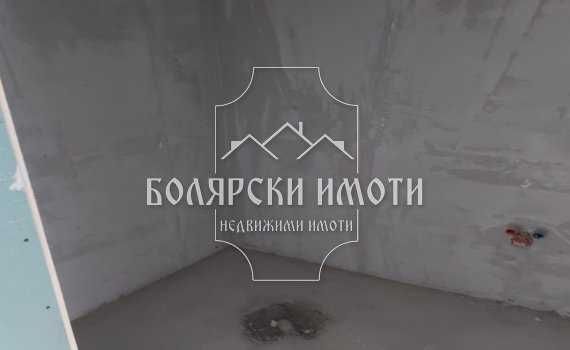 Продава се Тристаен апартамент в Велико Търново, Център - 115 кв.м за 1174 €/кв.м - Снимка #9