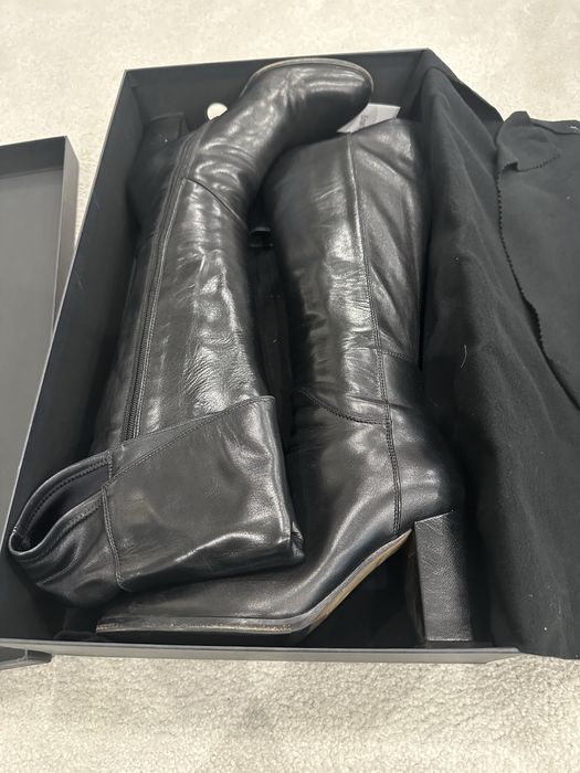 Le PEPE кожени ботуши високи над коляното.