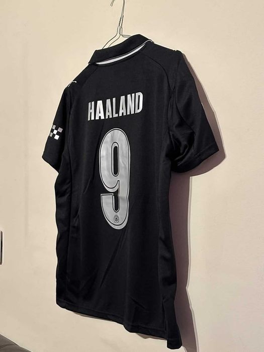 Тениска на Manchester City с Haaland и баджове на Шампионска Лига!