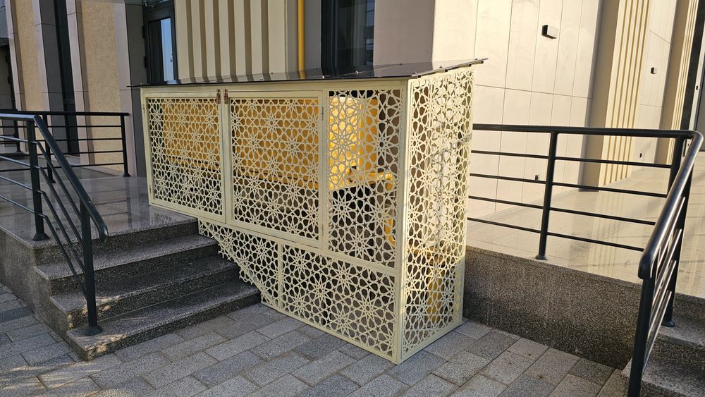 Декоративная металлическая решётка с лазерной резкой |