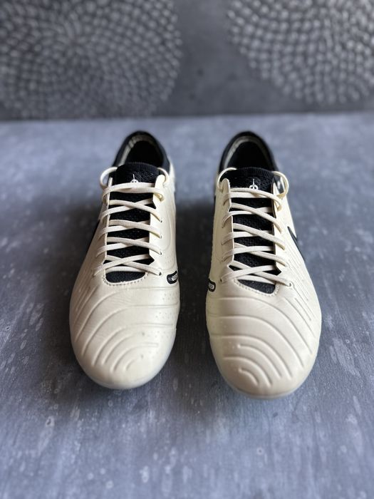 Профессиональные бутсы Nike