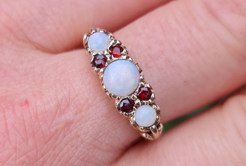 Inel vintage aur galben opale și granate naturale