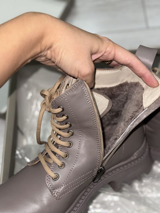 Продам новые ботинки