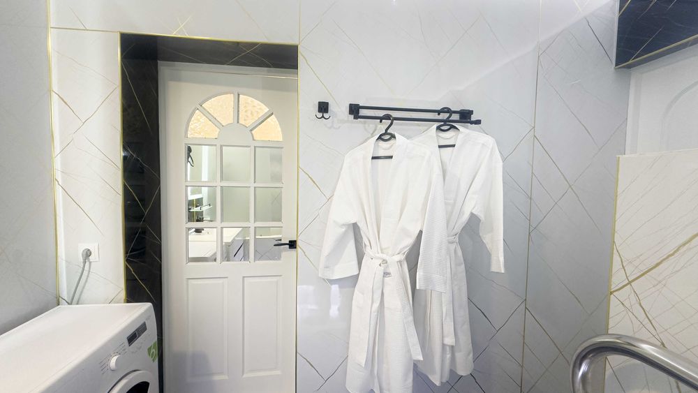 Своя посуточно ! Хамид Алимджан 13Б. Центр. Метро. Панорамный вид.