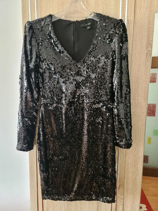 Rochie neagra cu paiete