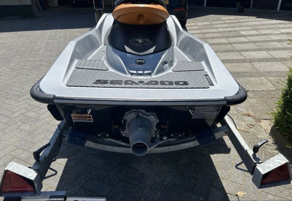 Sea-Doo RXP-X255 със Flyboard и колесар