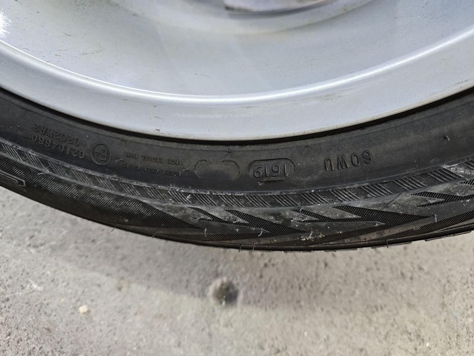 4 Броя 235/55/19 Nokian 2x7,2mm 2x6,8mm