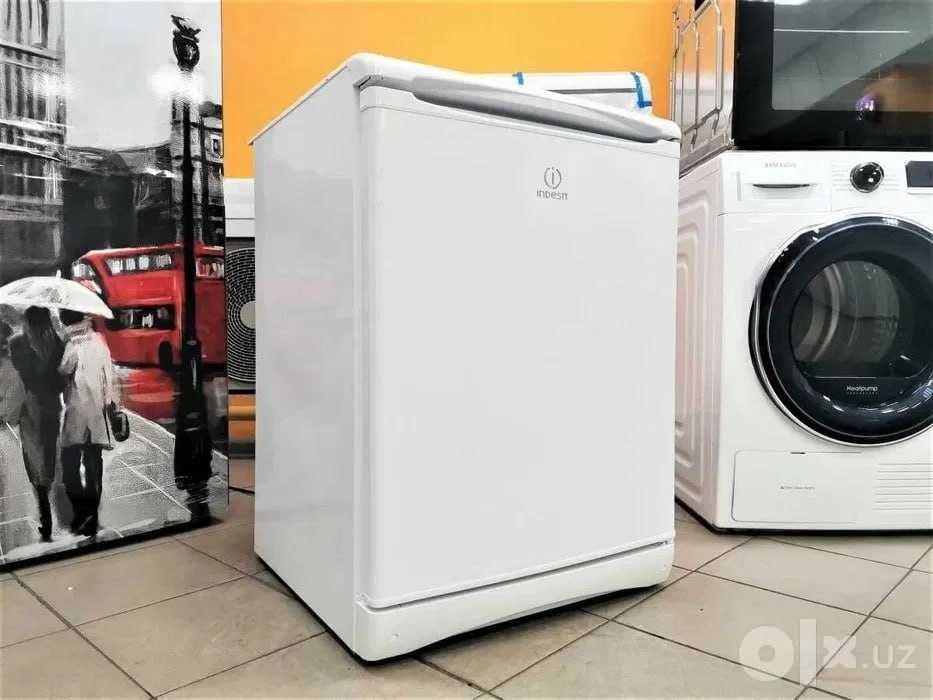 Компактный мини-холодильник Indesit для офиса, дома и отеля