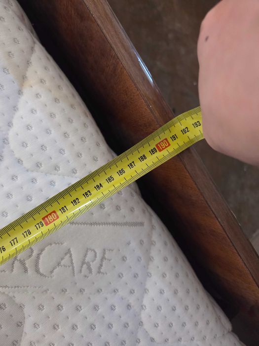 Спалня с матрак и подматрачна рамка