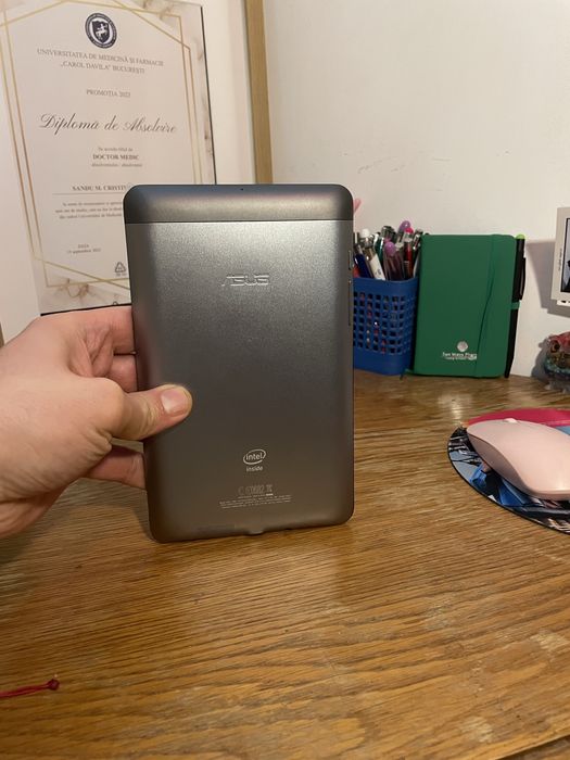 Tableta Asus fonepad