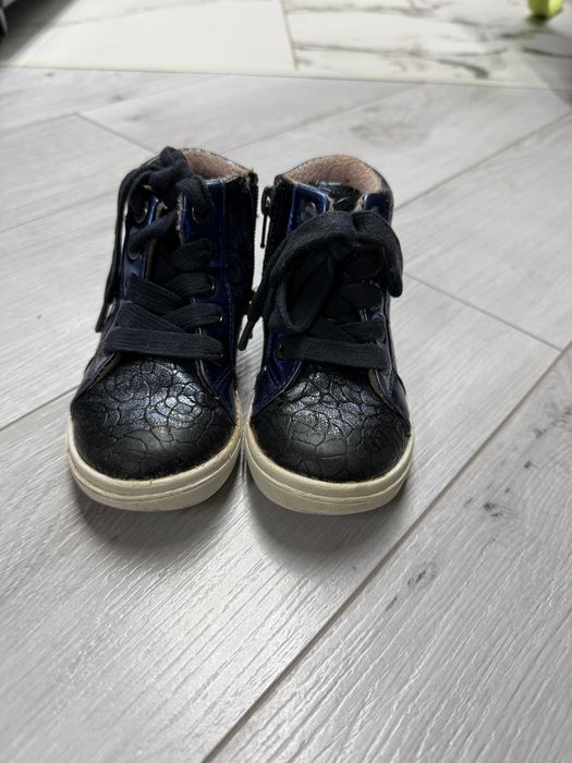 Продам ботинки демисезонные