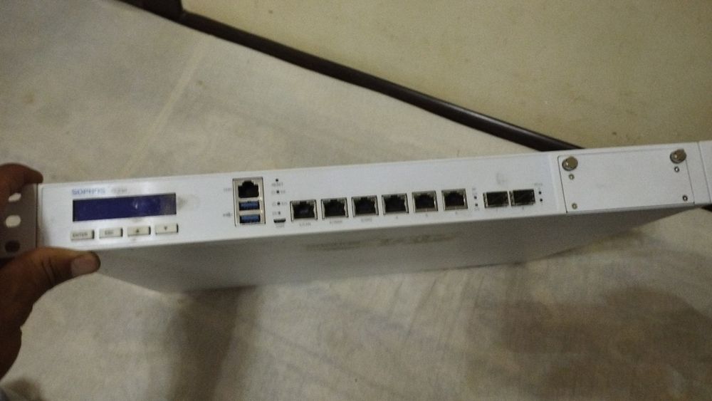 SOPHOS Xj210 (internet server)