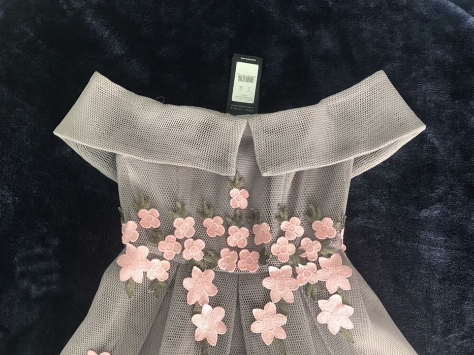 rochita Asos impecabila