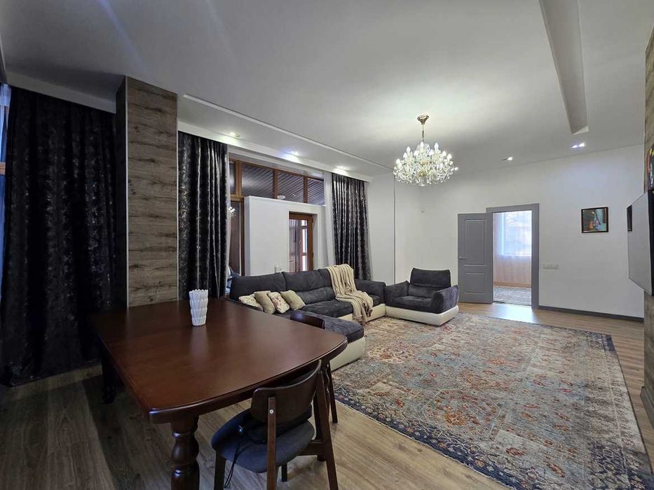 Продам 7 ком. дом мкр. Рахат