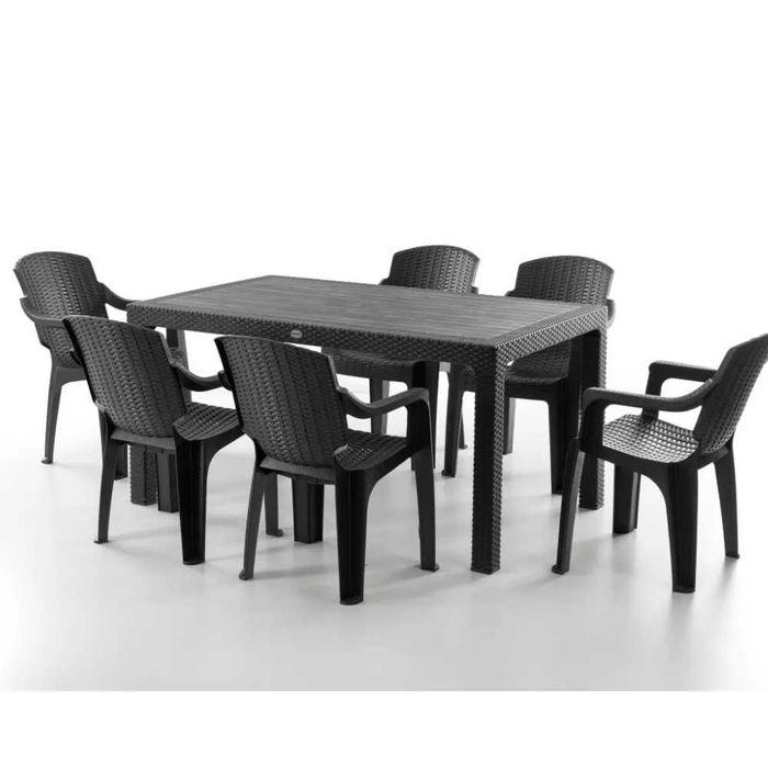 Пластмасов комплект с маса и  6 столa