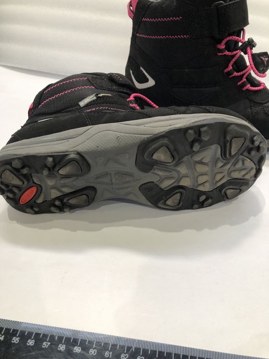 Продавам детски  ботушки treksta  gore tex
