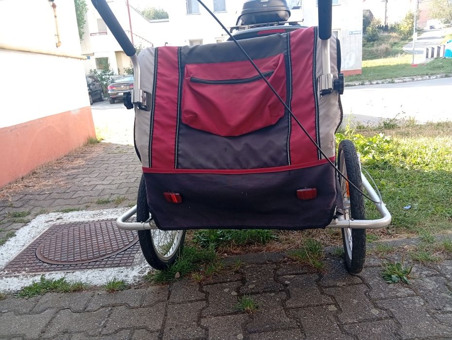 Cărucior copiii  pentru  bicicleta