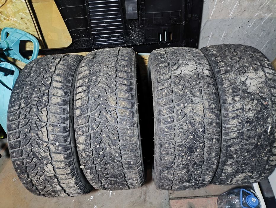 Срочно продам резину 255/45/20