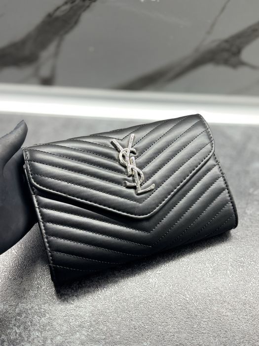 Sa*nt La*rent черна и бяла чанта