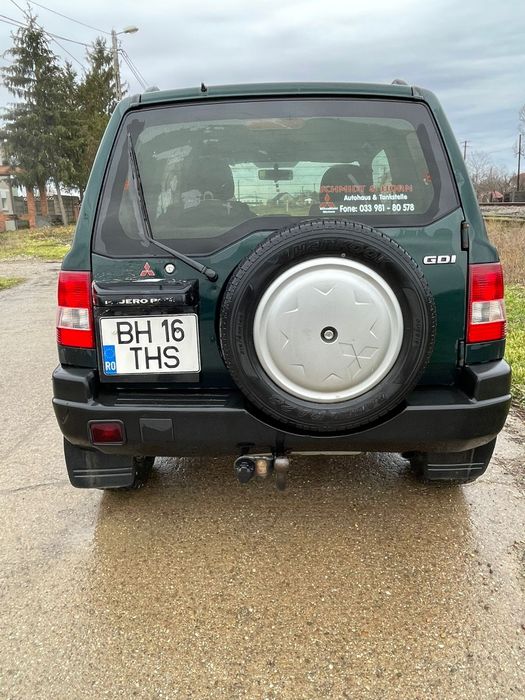 Mitsubishi pajero pinin