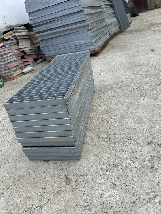 Trepte zincate 25x80