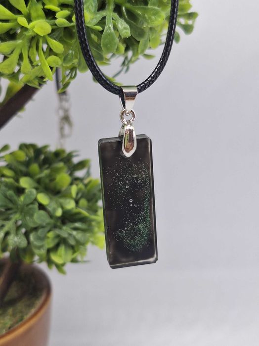 Ръчно изработени колиета от епоксидна смола