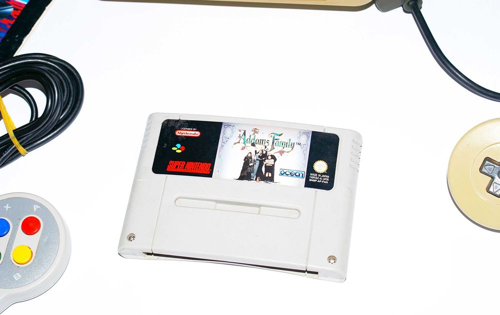 SNES Super Nintendo конзола + подарък игра The Addams Family Нинтендо