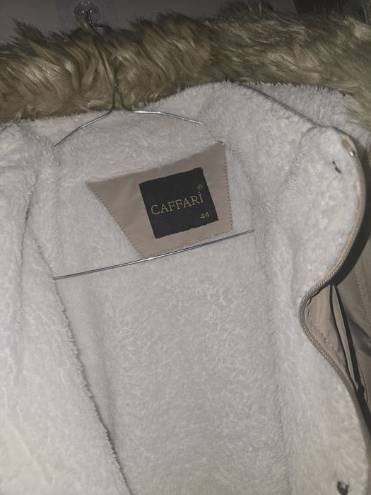 Geaca de dama de culoare crem