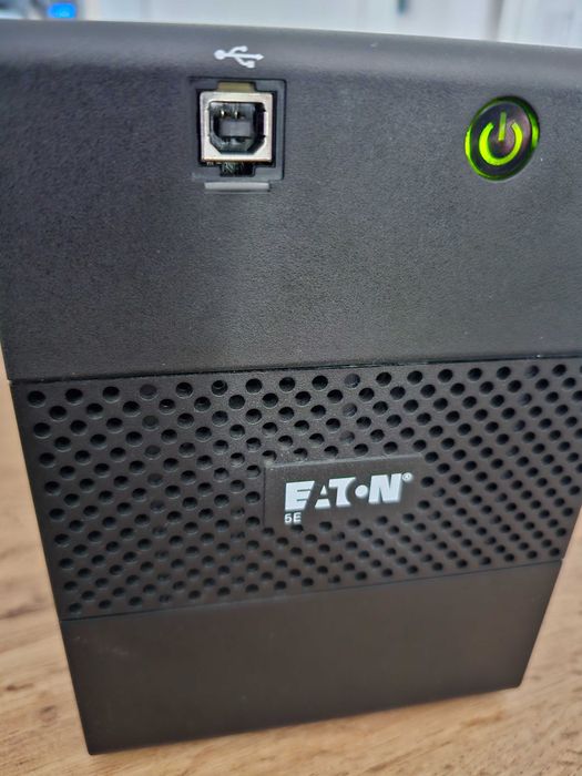 UPS Eaton 5E 1100iUSB (1100VA / 660W) | с 2 акумулатора | 6 броя IEC C13 | Тестван и работещ