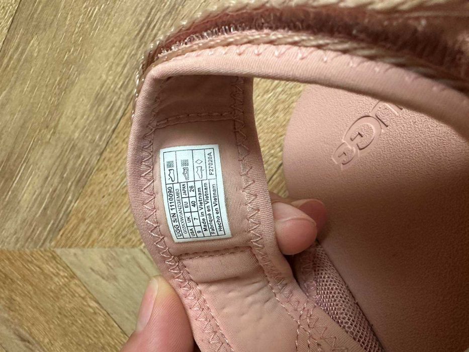 Дамдки Сандали UGG