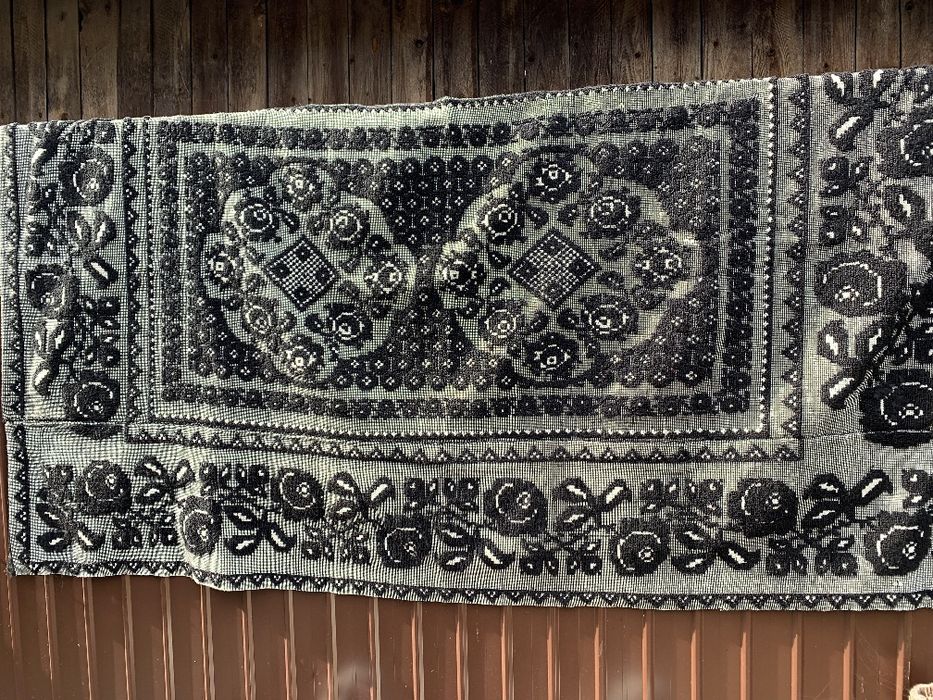 Vând cuverturi tesute