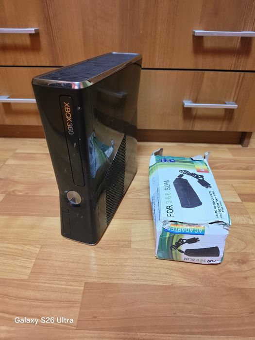 Конзола Xbox 360 Slim 250GB