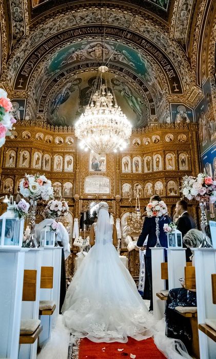 Vănd  rochie de mireasă model deosebit !