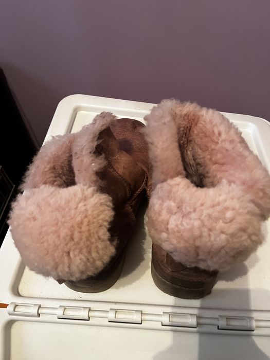 Ugg cu fundita 40