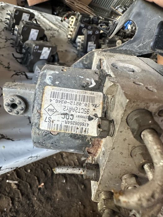 ABS модул за Абс управление Megane Renault 1.6i 405104d 608247R