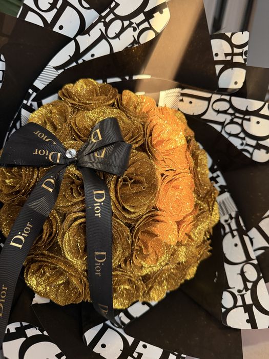 Buchete de trandafiri din săpun si imperiali cu sclipici