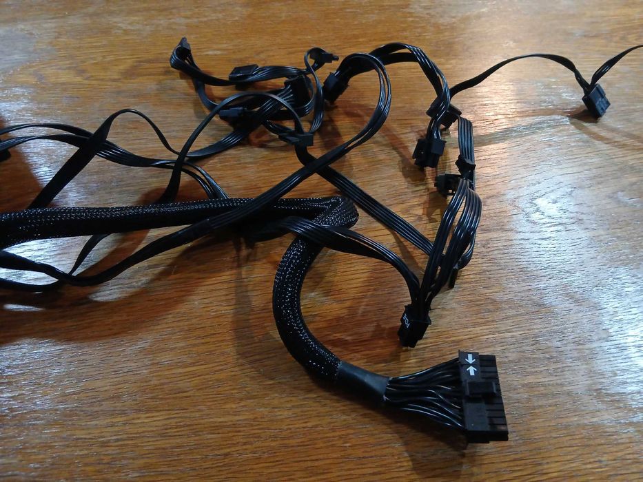 Sursa Gamdias Kratos P1 650W RGB