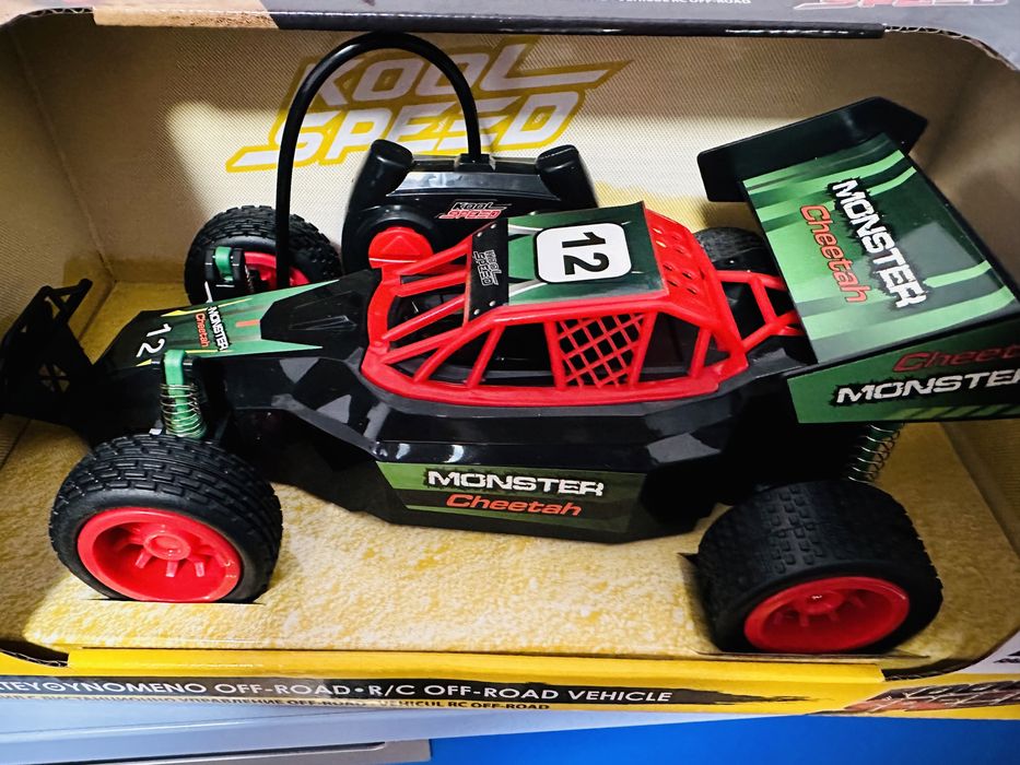 Автомобили с дистанционно управление