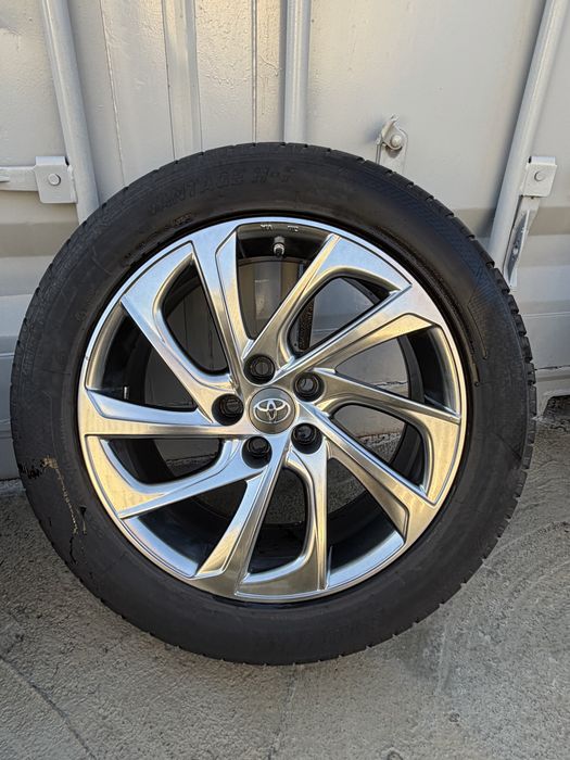 Продам комплет шины с дисками R18