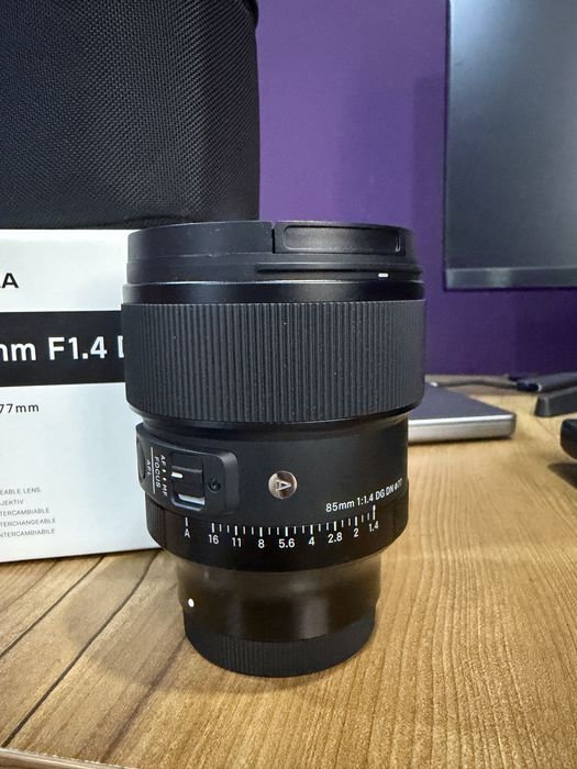 Sigma 85mm 1.4 e mount отличное состояние