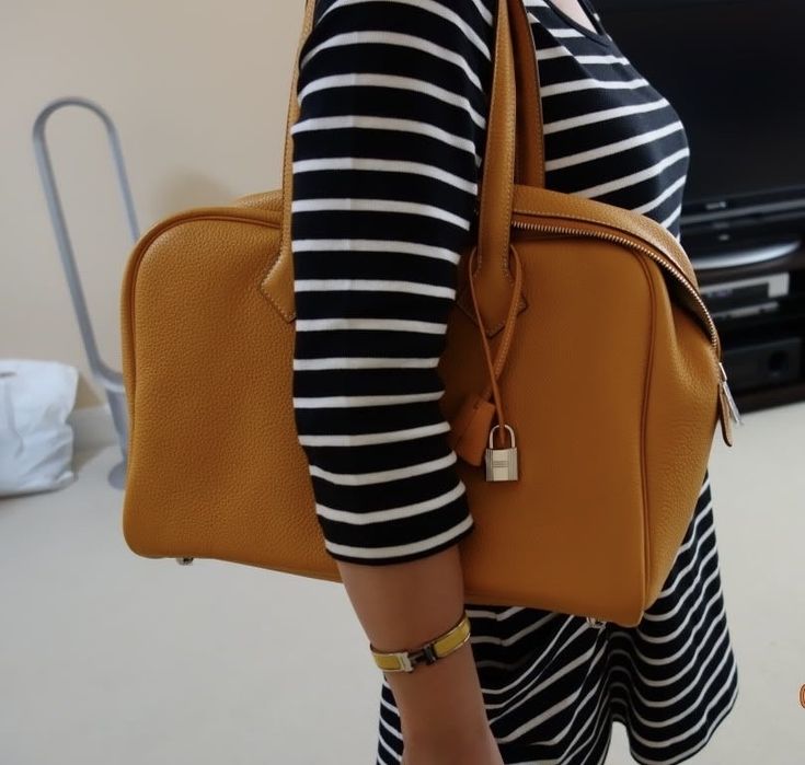 Сумка из натуральной кожи в стиле hermes