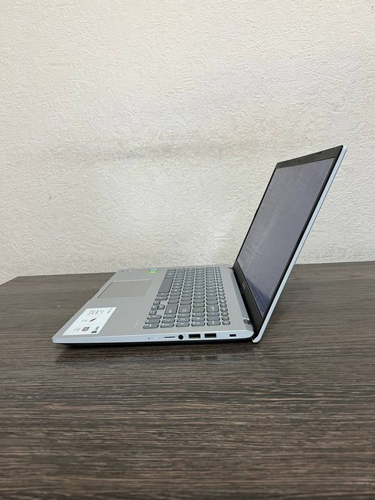 Продам отличный ноутбук Asus Vivo Book