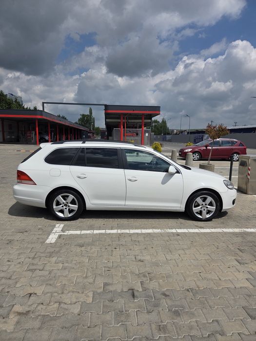 Vând Volkswagen Golf VI
